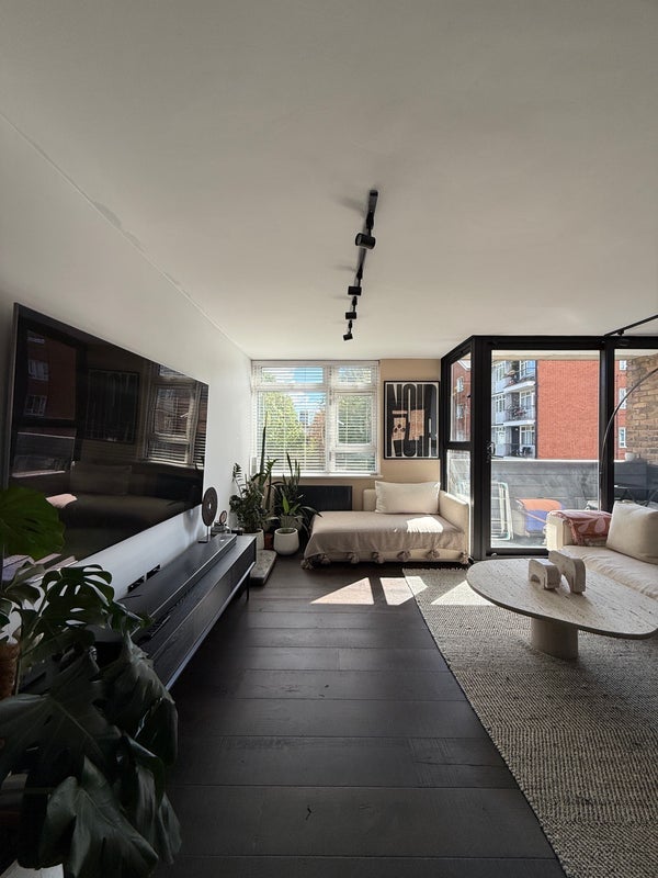Flat Lorrimore Road in Greater London
