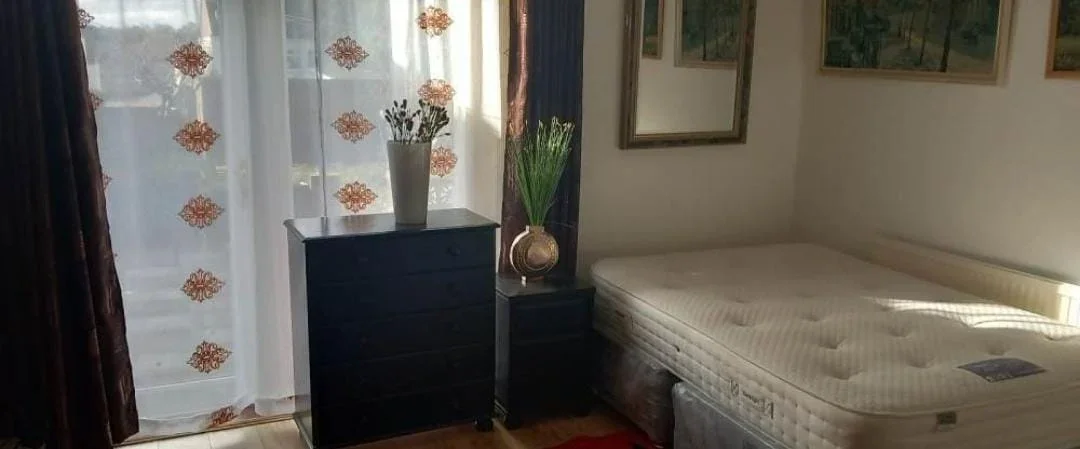 Room Clevedon Road in Luton