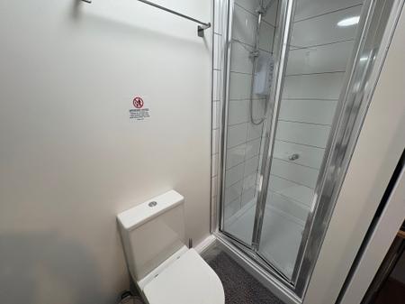 Room Chepstow Road in Corby