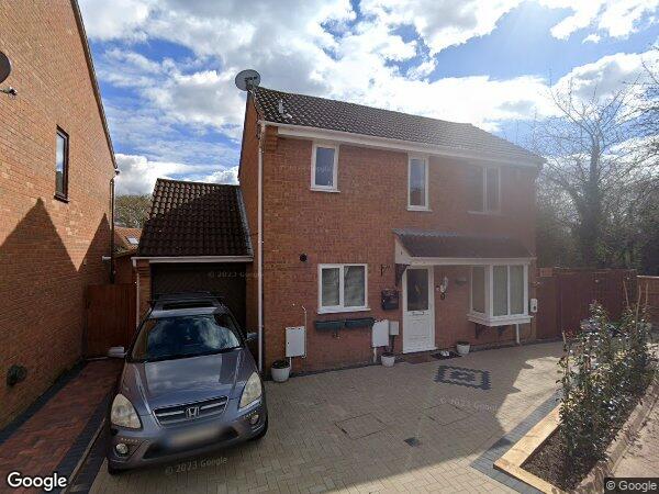House Rosebay Close in Milton Keynes