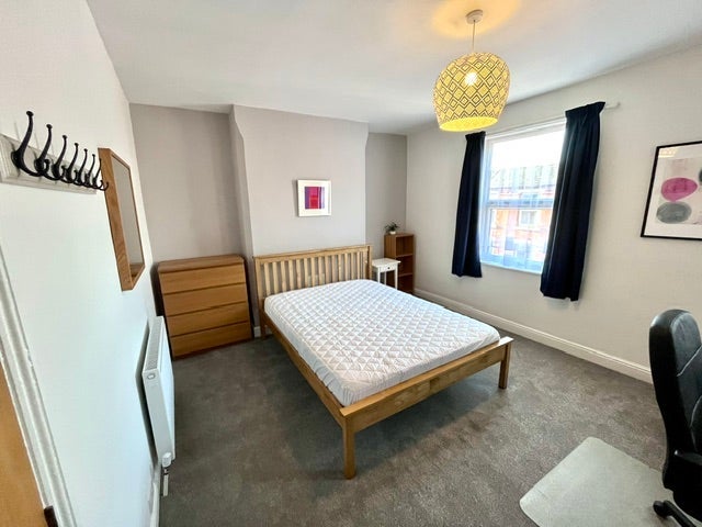 Room Saint Stephens Road in Nottingham