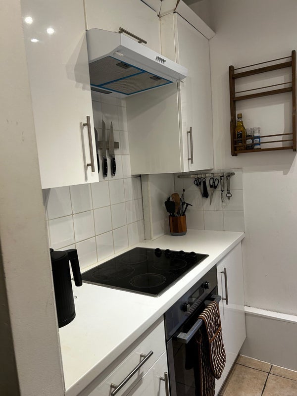 Room Voss Street in Greater London