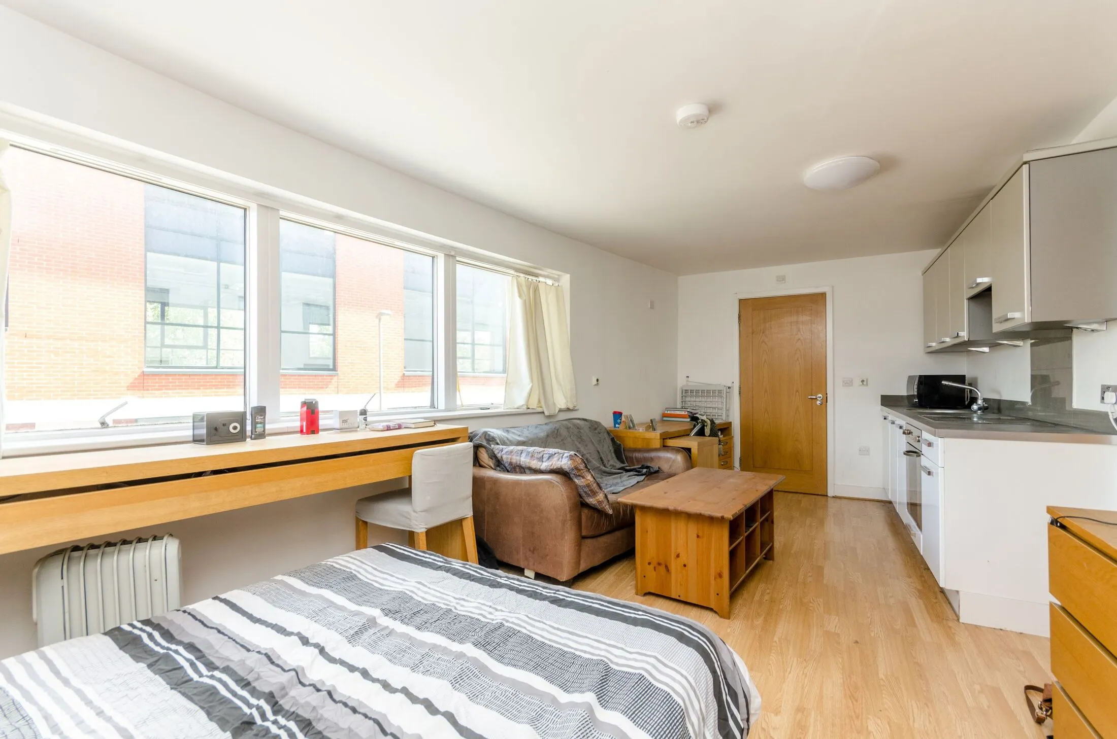 Flat Station View in Guildford