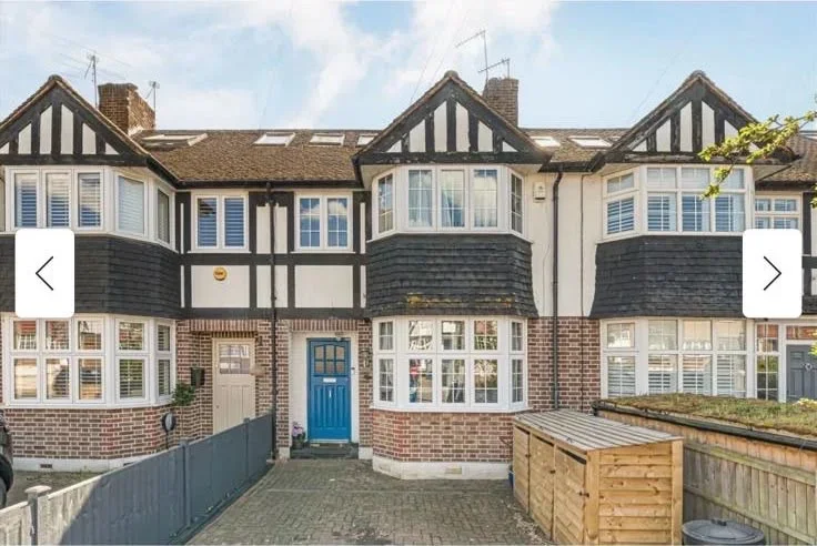 House Lincoln Avenue in Greater London