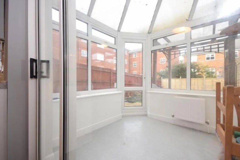 Room Massingberd Way in Greater London