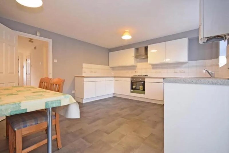Room Massingberd Way in Greater London