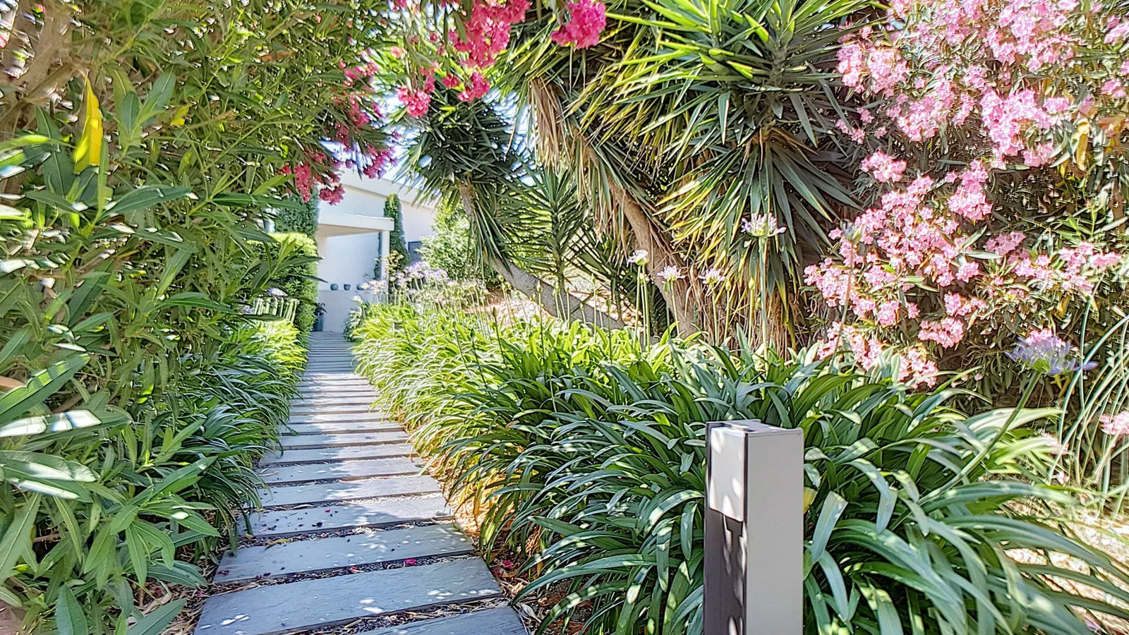 Room Chemin des Brusquets in Antibes