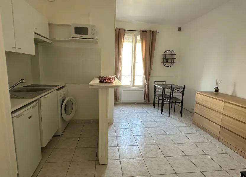 Room Avenue de Gagny in Gagny