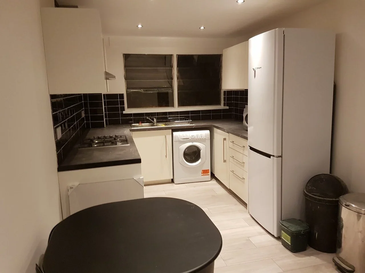 Flat Wells Square in Greater London