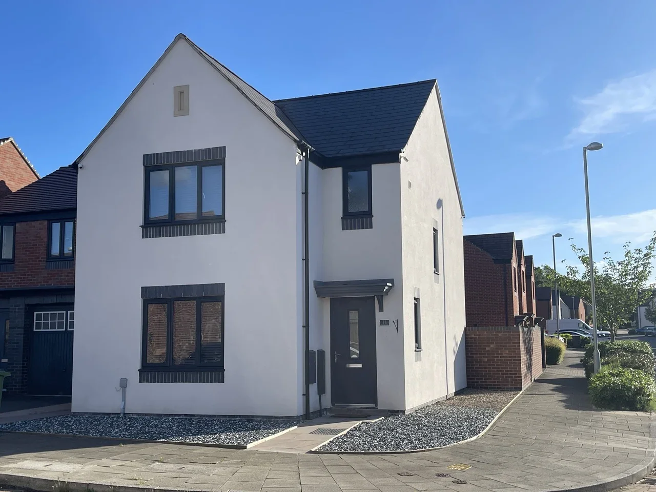 House Whitehead Grove in Dawley