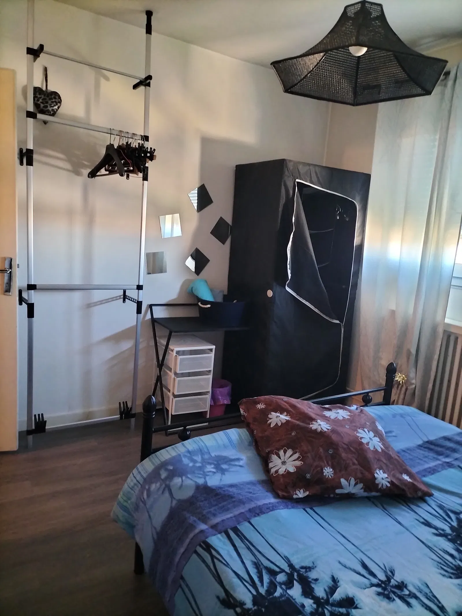 Chambre Rue Challemel-Lacour à Lyon