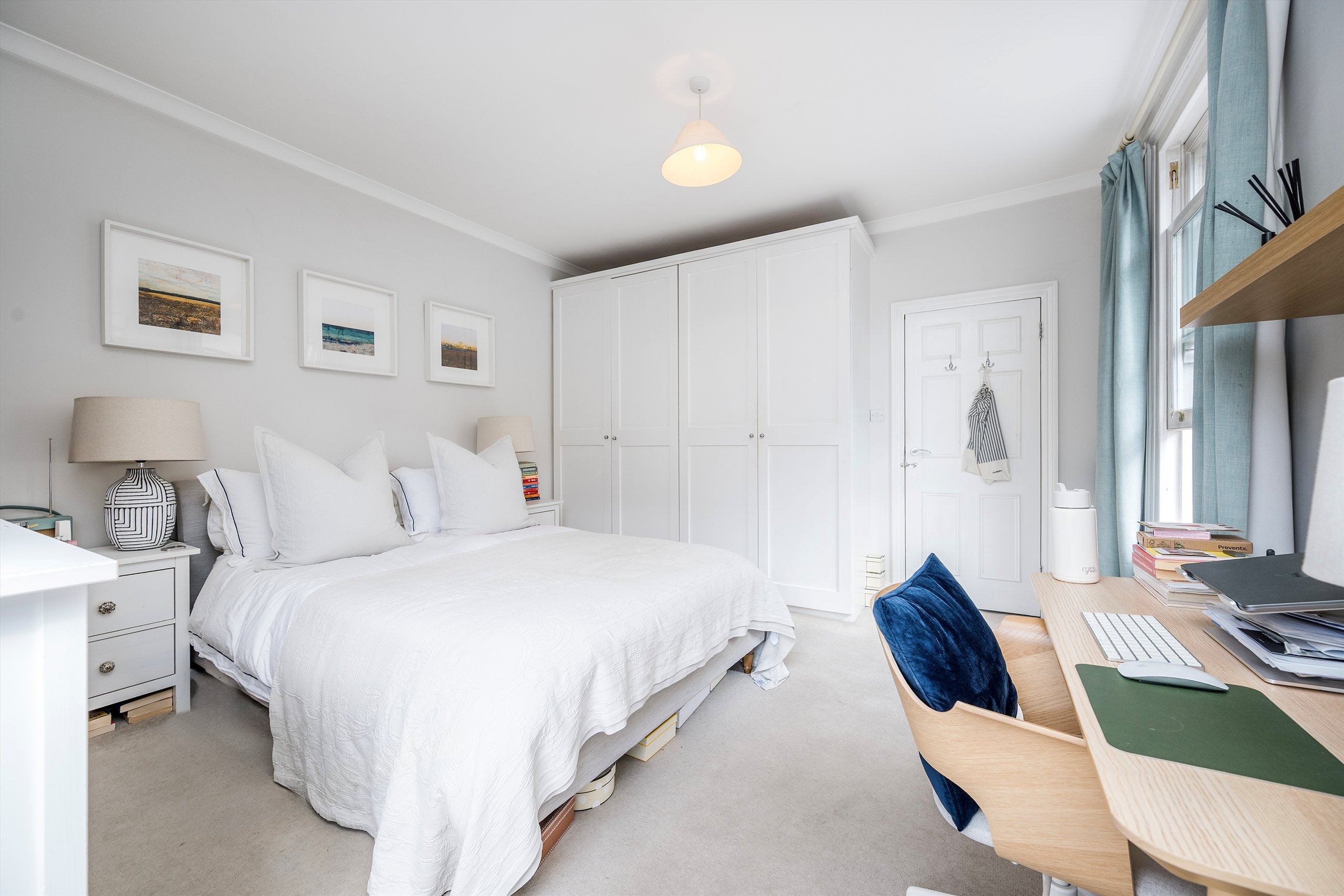 Flat Blythe Road in Greater London