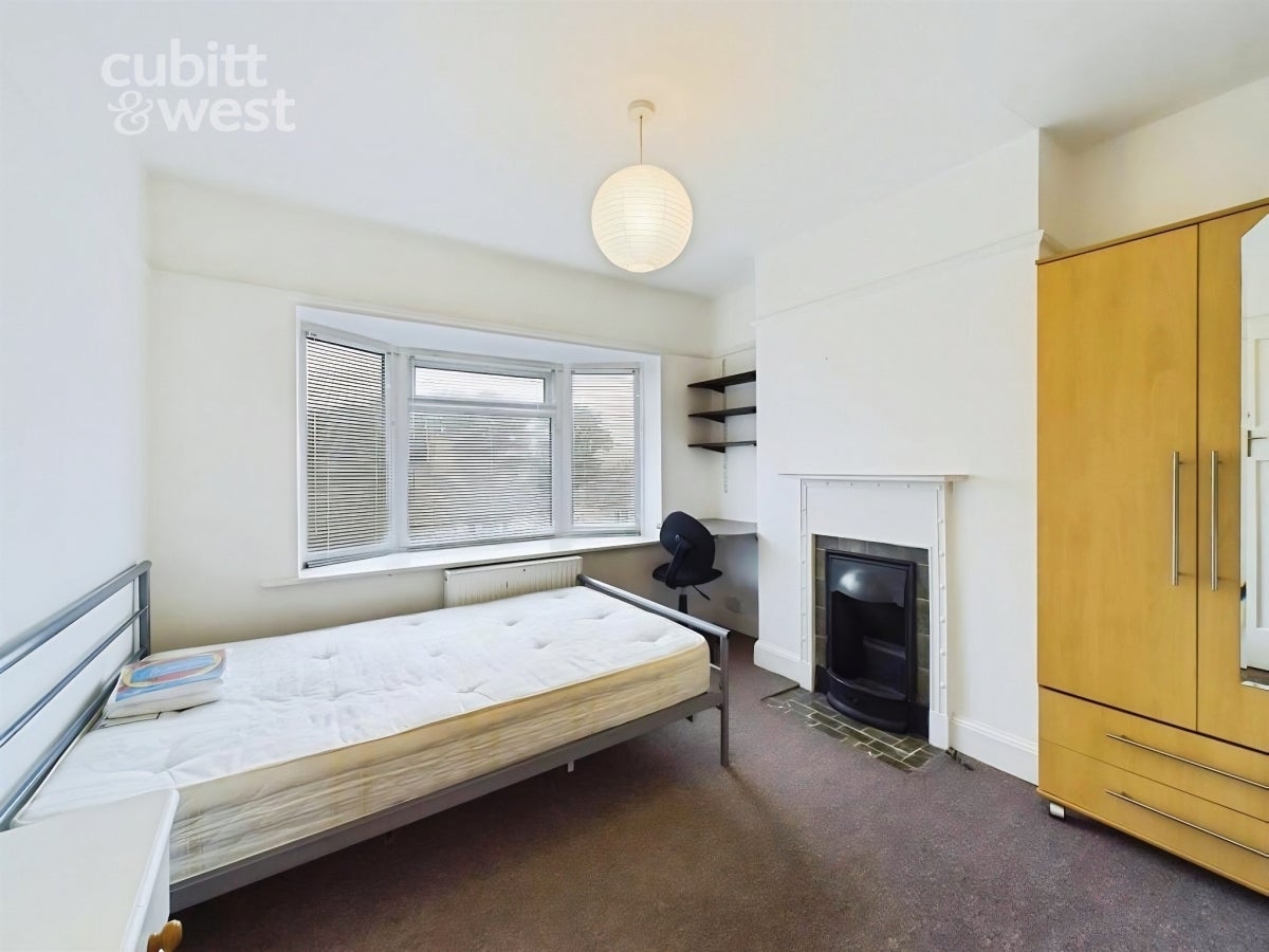 Room Wheatcroft Grove in Rainham