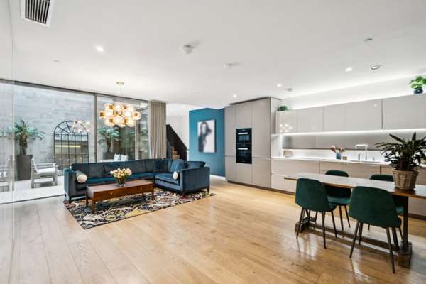 Flat Wardour Street in City of Westminster