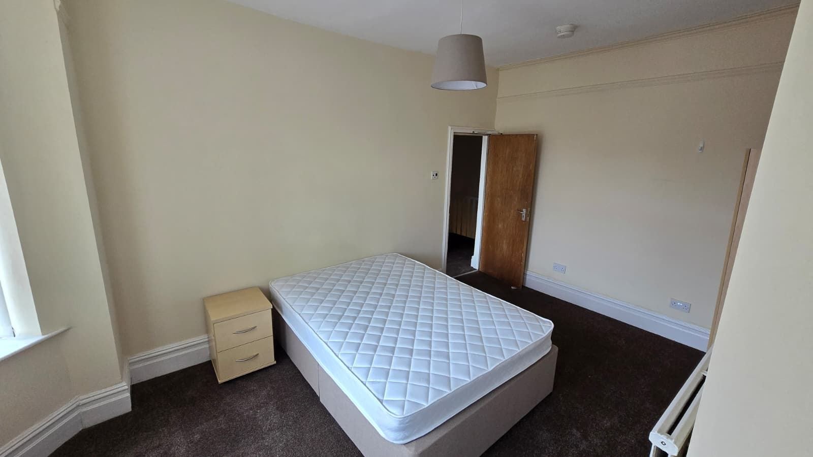 Room Scarsdale Road in Manchester
