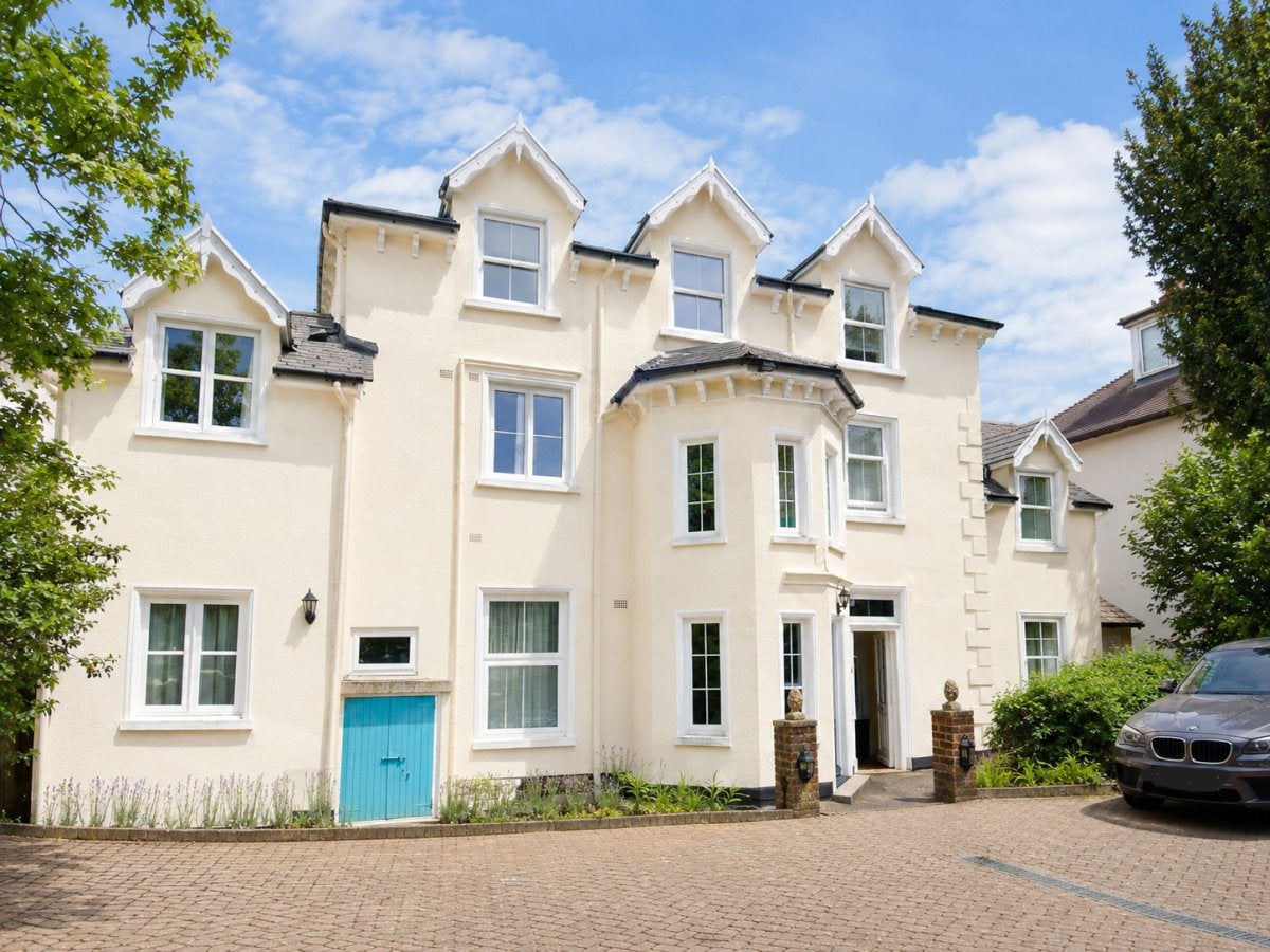 Flat Linkfield Lane in Reigate and Banstead