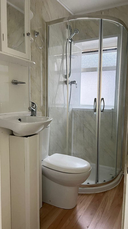 Room Toronto Avenue in Greater London