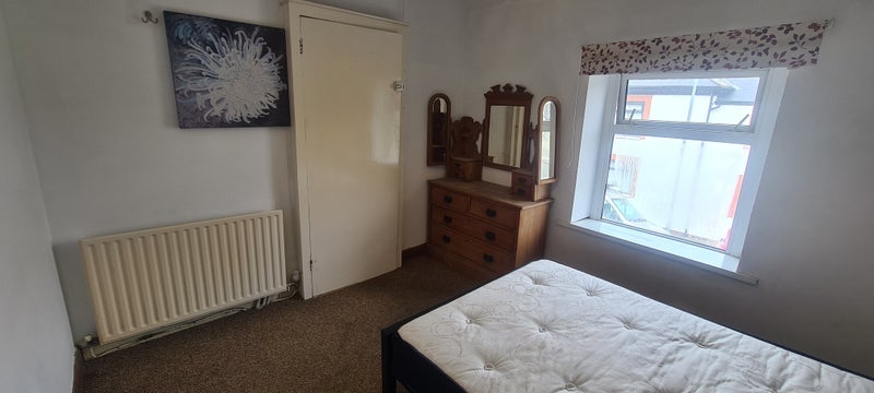 Room Treharris Street in Cardiff