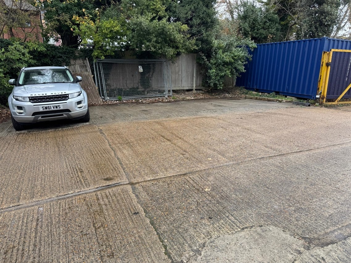 Flat Quarry Road in Newhaven