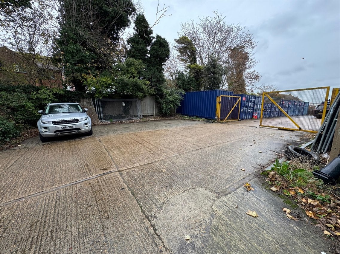 Flat Quarry Road in Newhaven