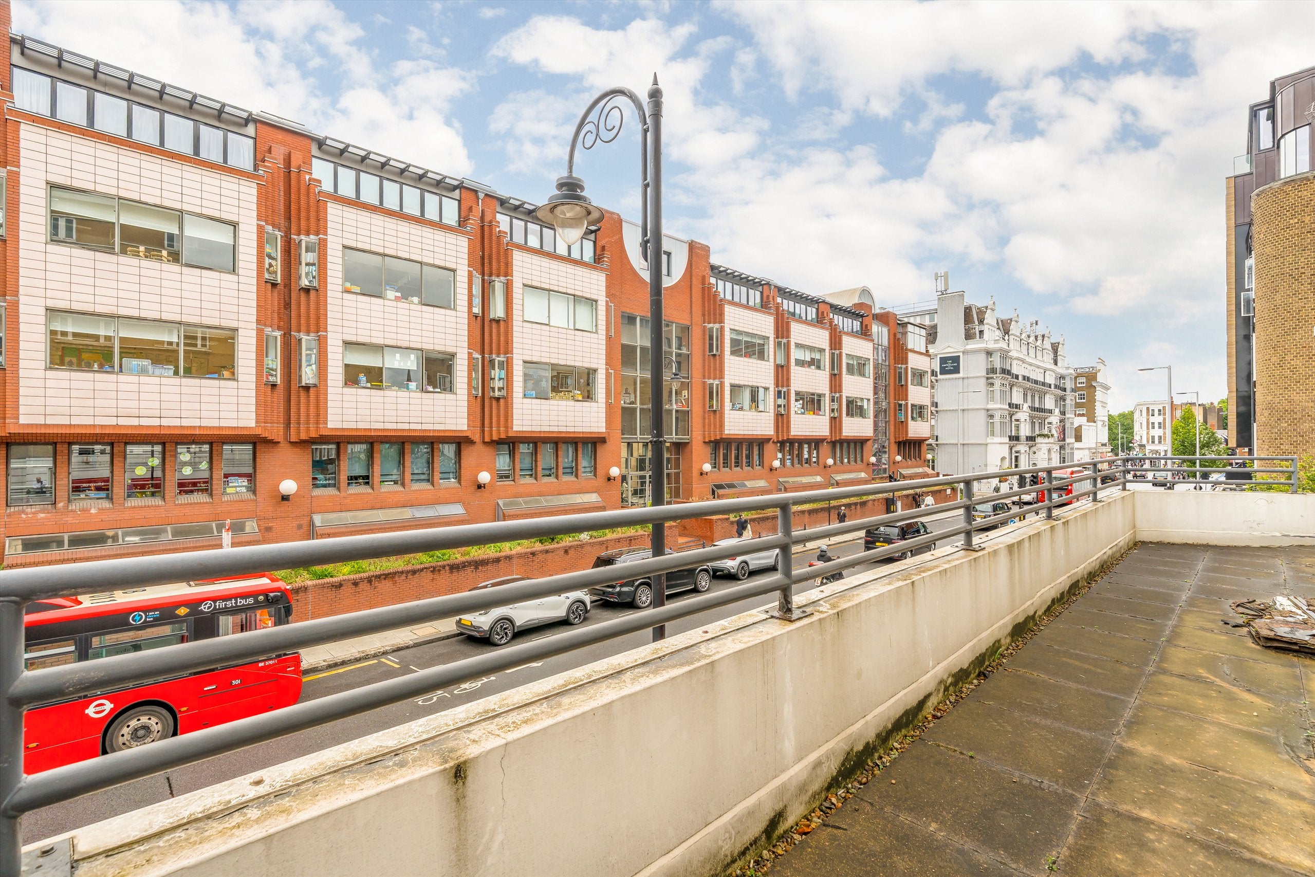 Flat Harrington Road in Greater London
