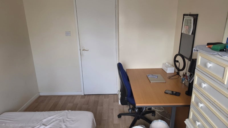 Room Howard's Road in Greater London