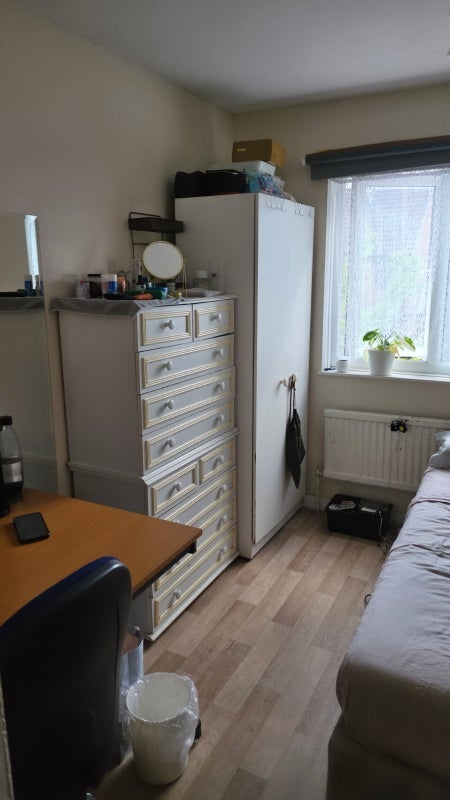 Room Howard's Road in Greater London