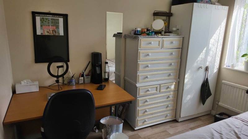 Room Howard's Road in Greater London