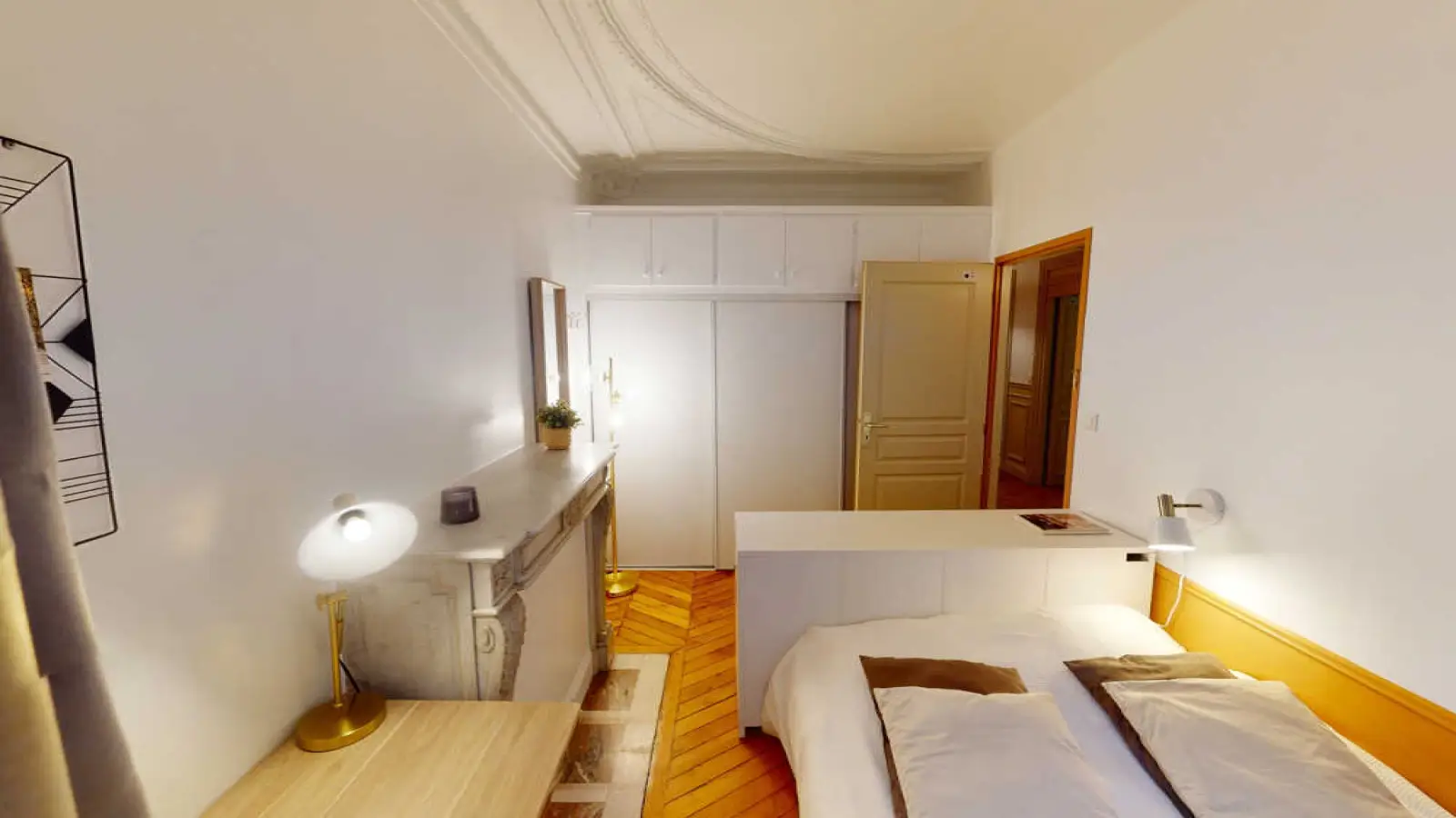 Room Rue La Boétie in Paris