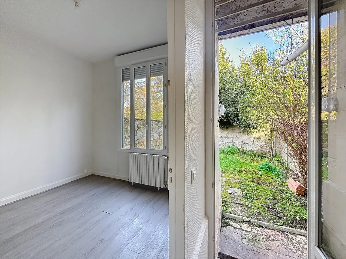 Flat Rue Mandron in Bordeaux