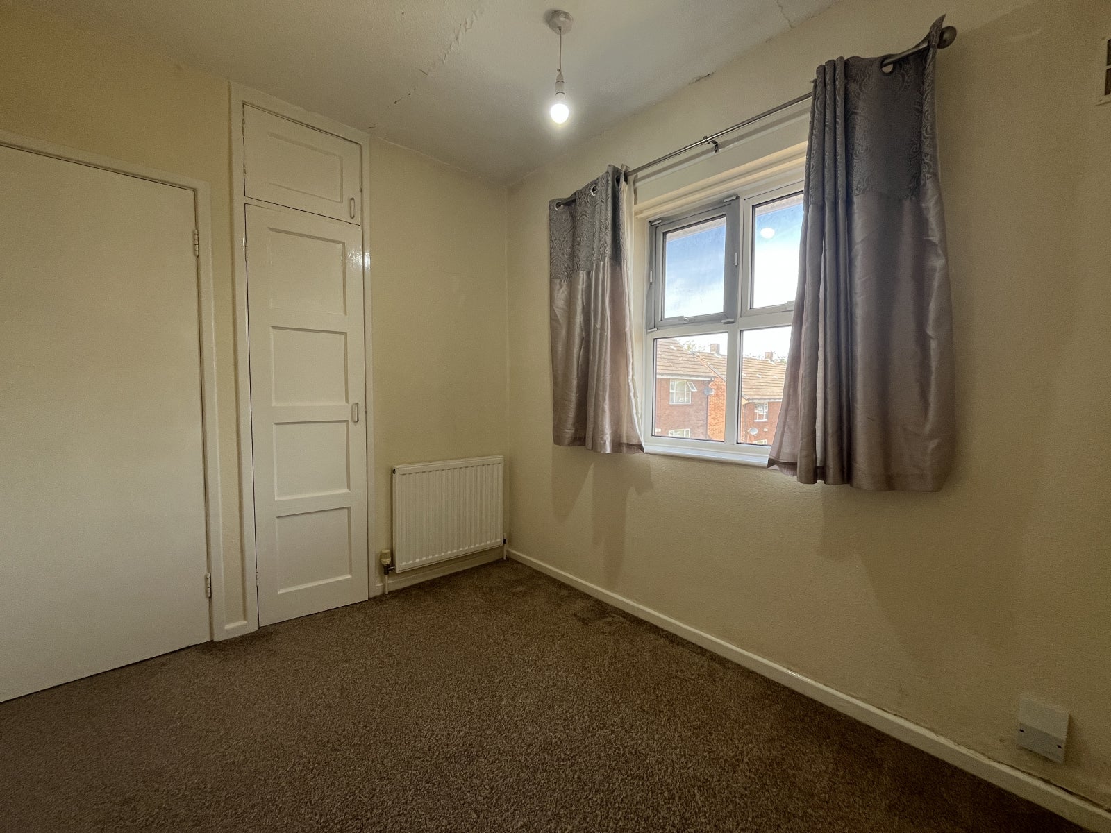 Flat Trenchard Avenue in Stafford