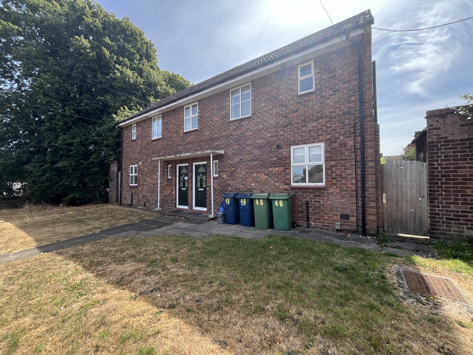 Flat Trenchard Avenue in Stafford