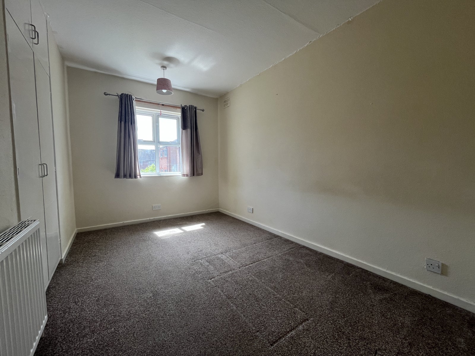 Flat Trenchard Avenue in Stafford