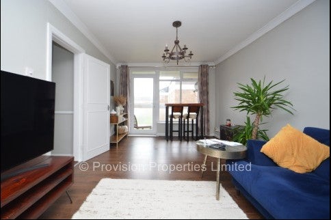 Flat Foxhill Court in Leeds