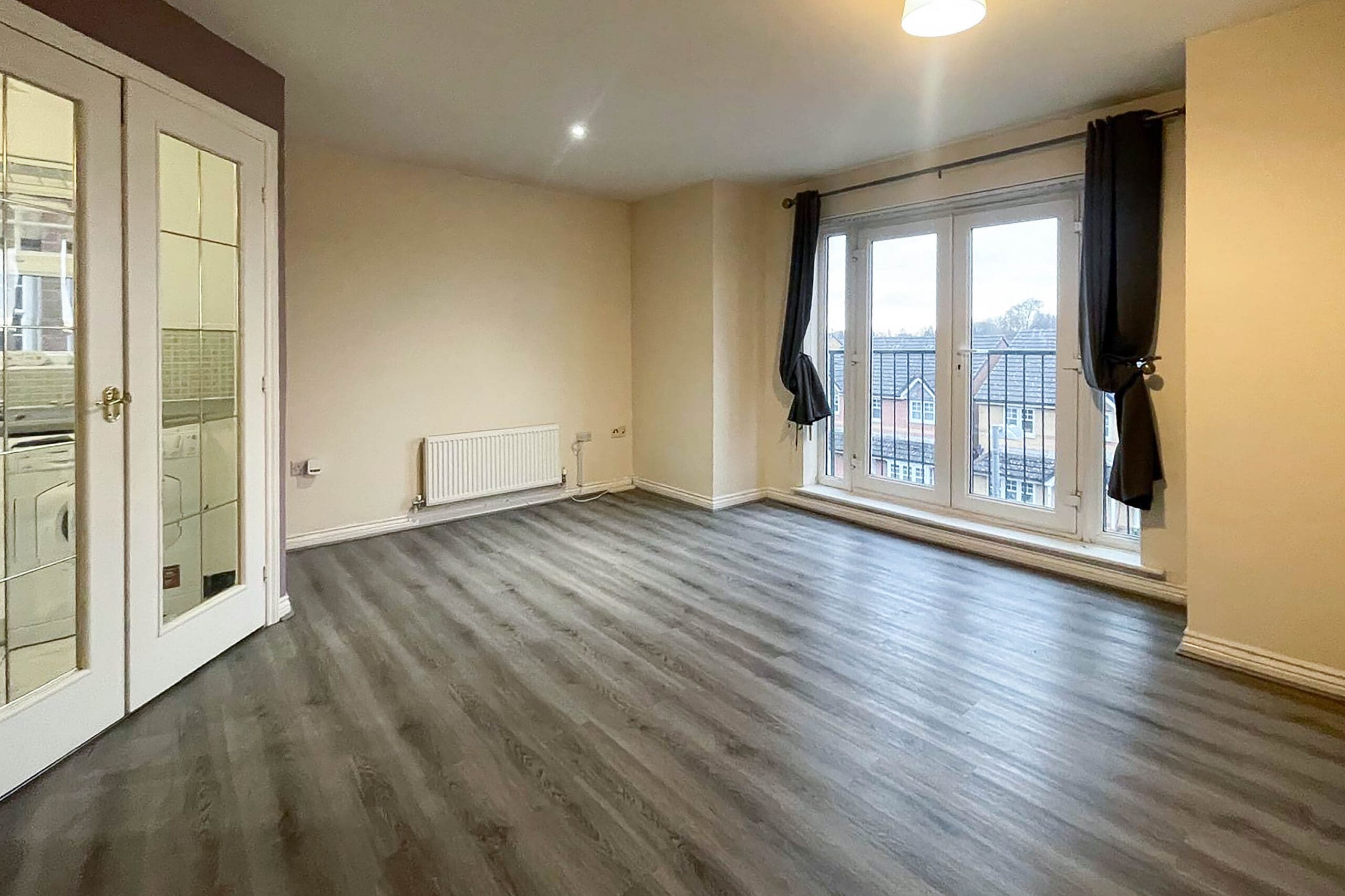 Flat Lentworth Drive in Salford