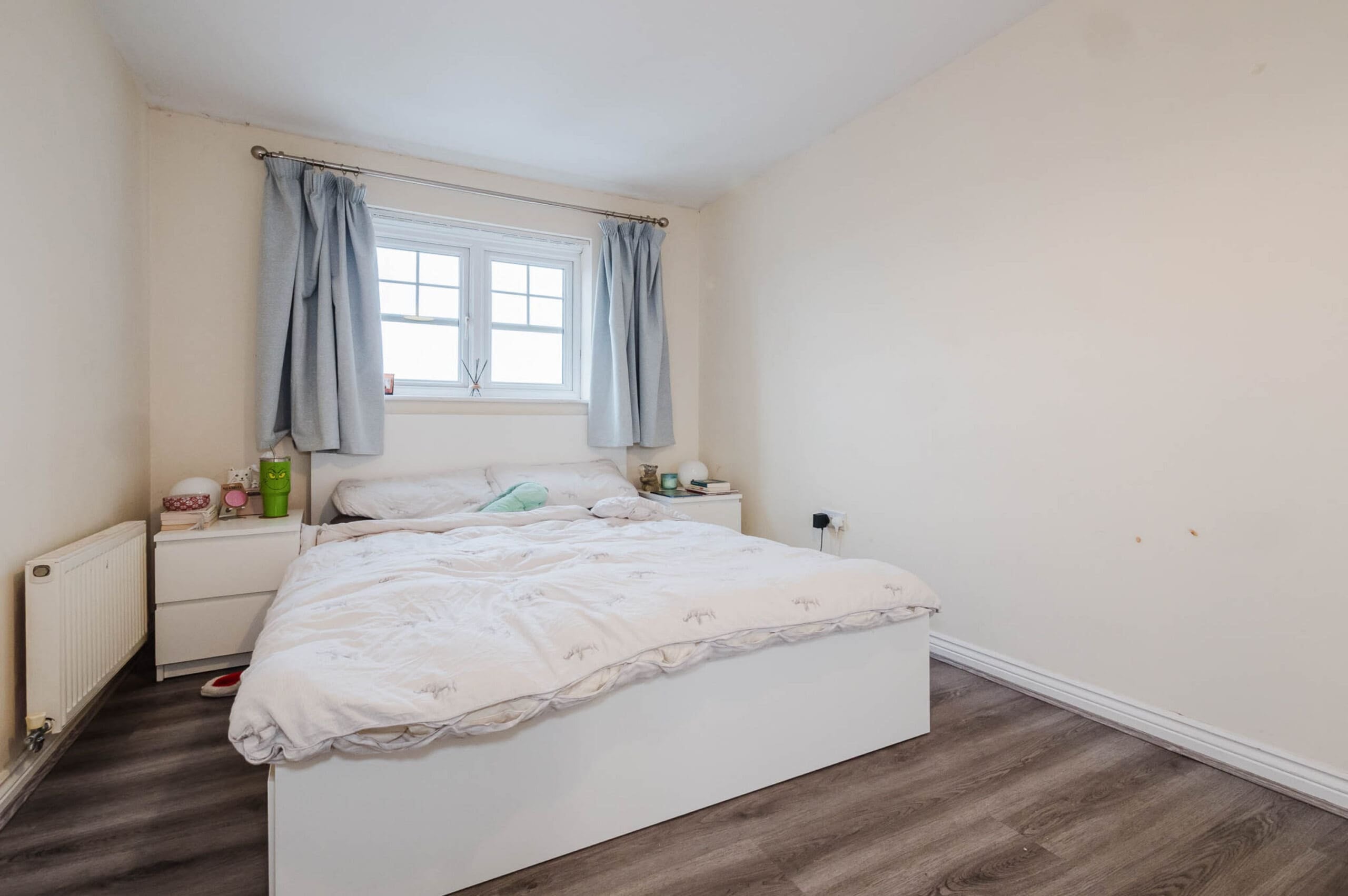 Flat Lentworth Drive in Salford