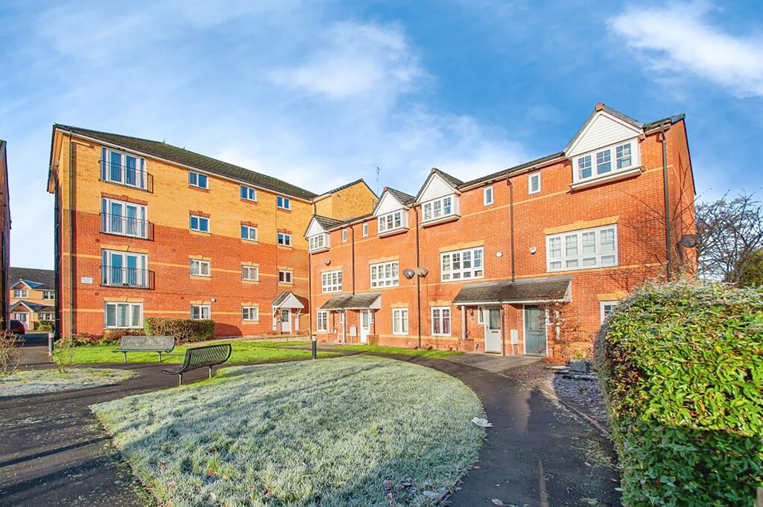 Flat Lentworth Drive in Salford