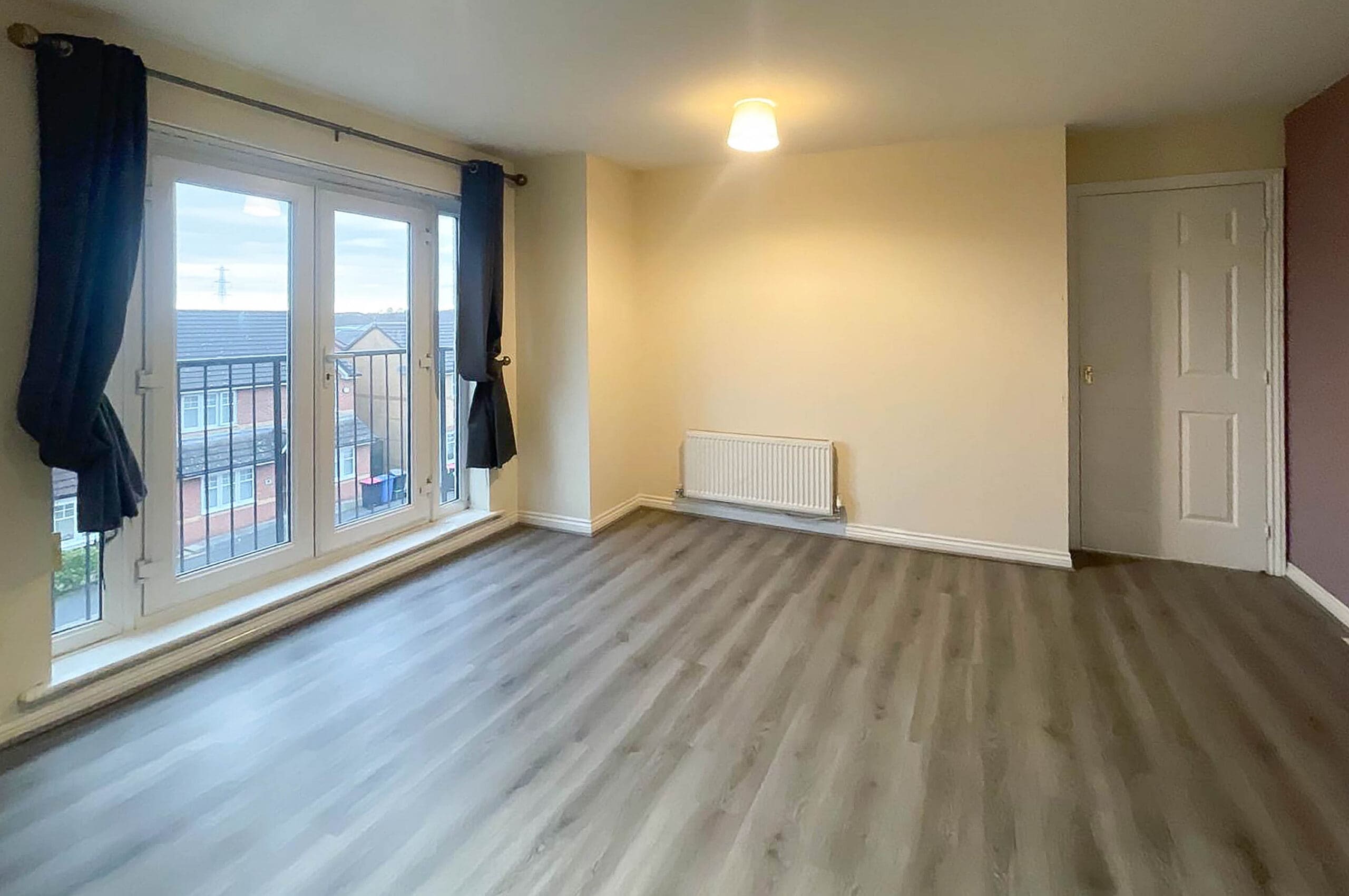 Flat Lentworth Drive in Salford