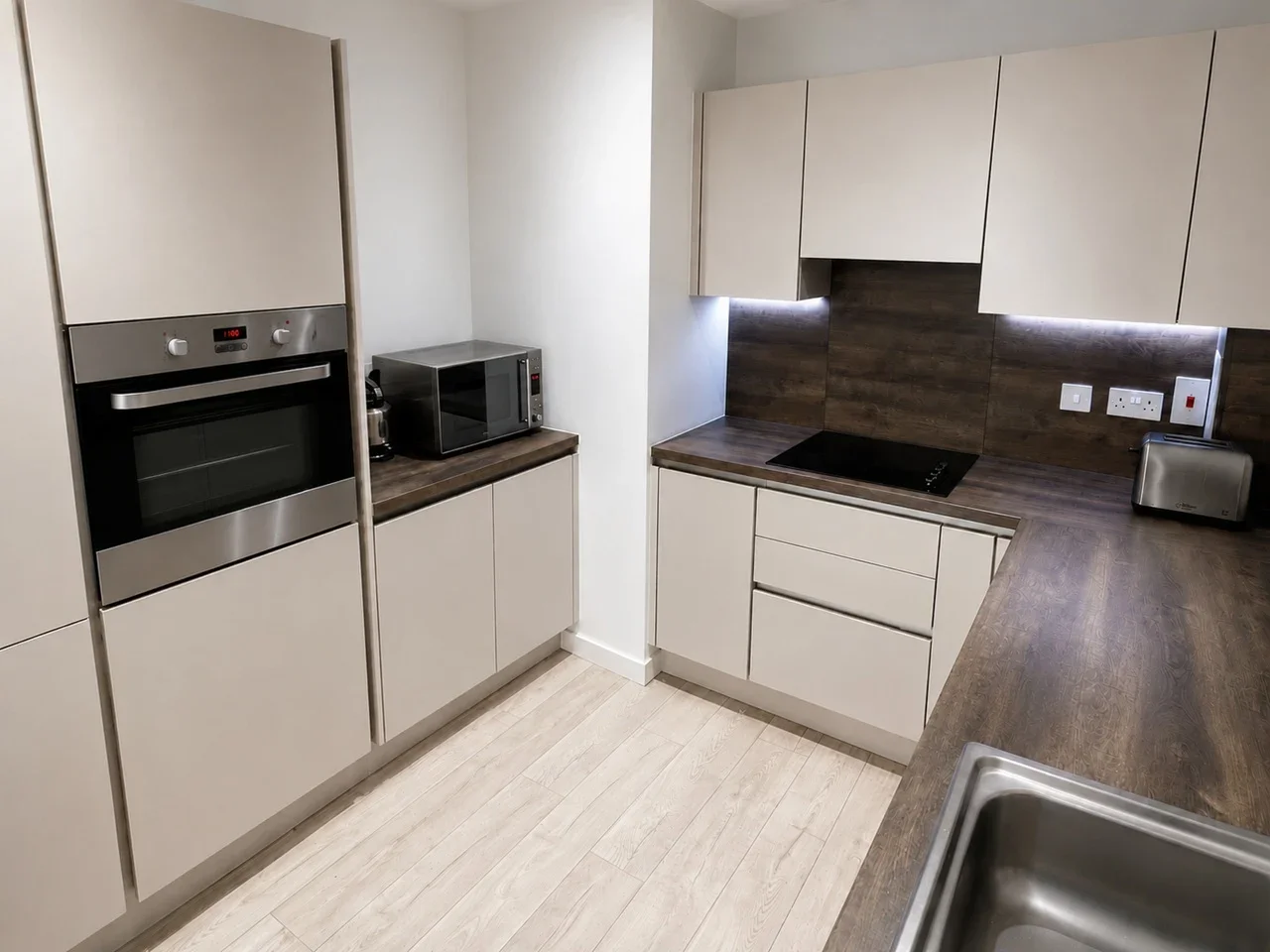 Flat Perryfield Way in Greater London