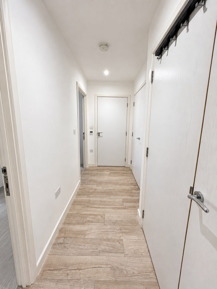 Flat Perryfield Way in Greater London