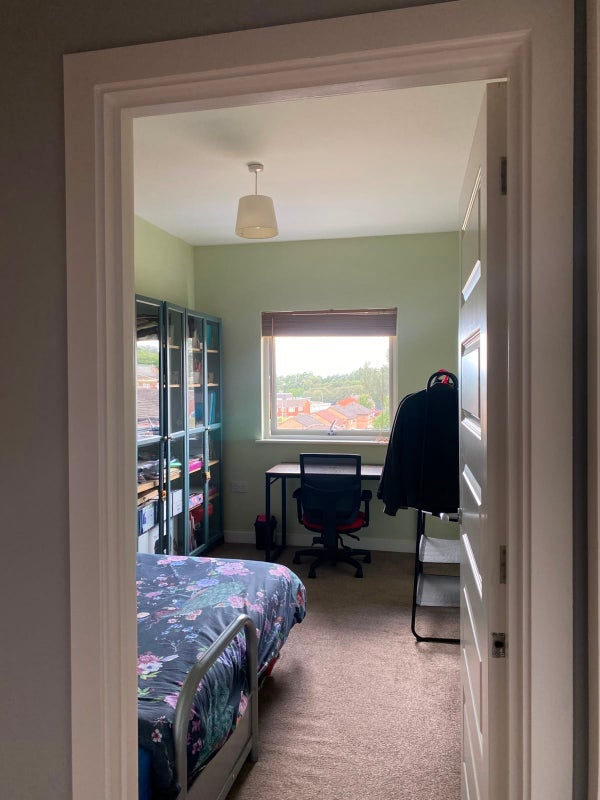 Room Salisbury Street in Liverpool