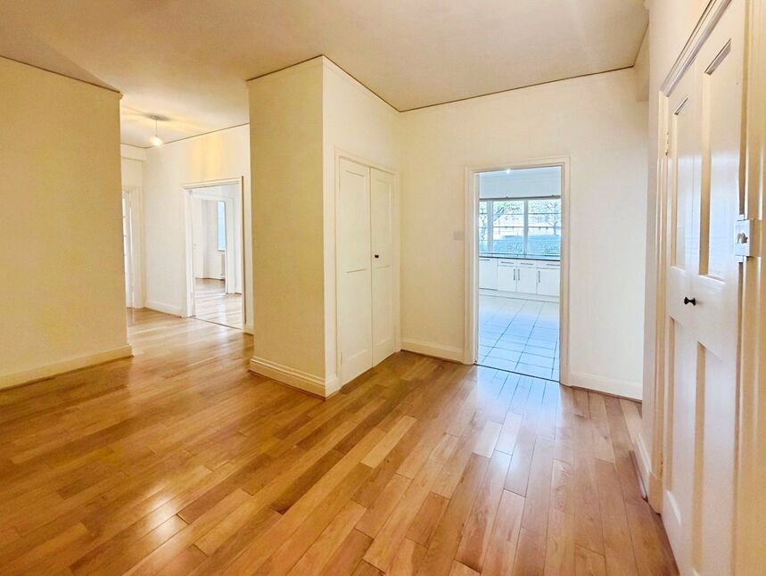 Flat Grand Avenue in Portslade by Sea