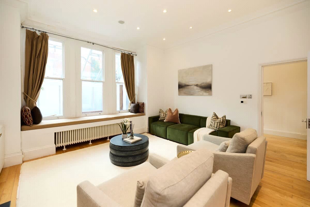 House Rudall Crescent in Greater London