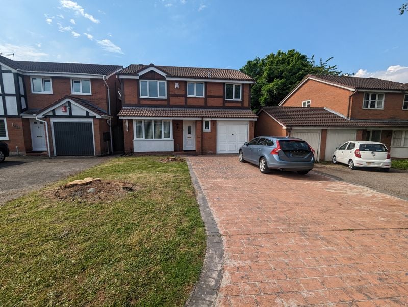 House Jasmin Close in Telford