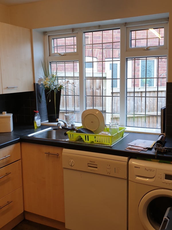 Room Greyshiels Avenue in Leeds