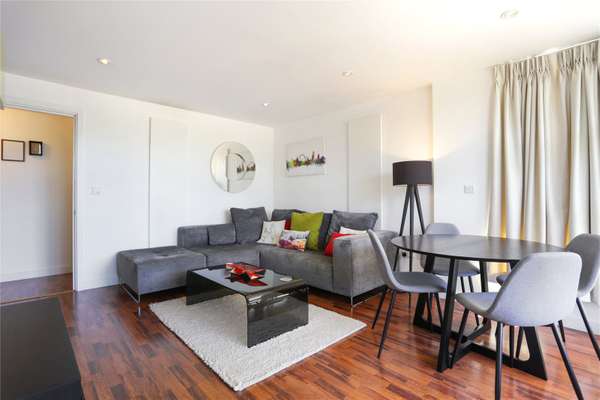Flat Upper Richmond Road in Greater London