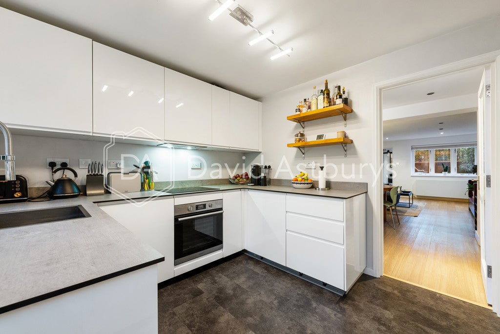 Flat Deansway in Greater London