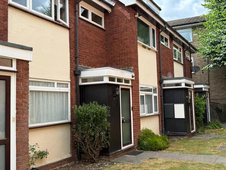 House Cherry Croft Gardens in Greater London