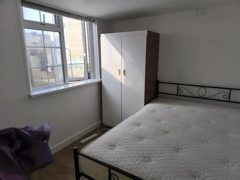 Room Downland Drive in Crawley