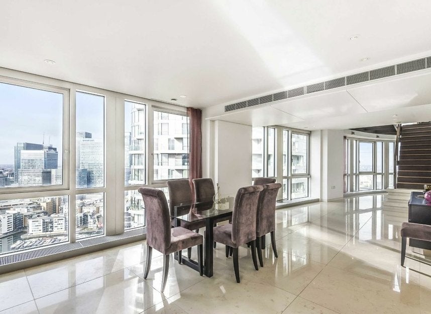 Flat Fairmont Avenue in Greater London